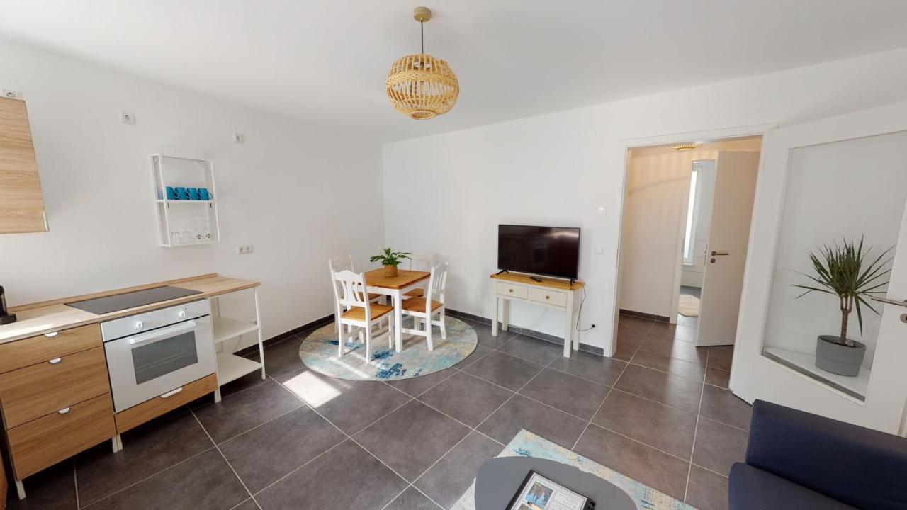 Travel Art Boardinghouse Aparthotel Neuruppin Buitenkant foto